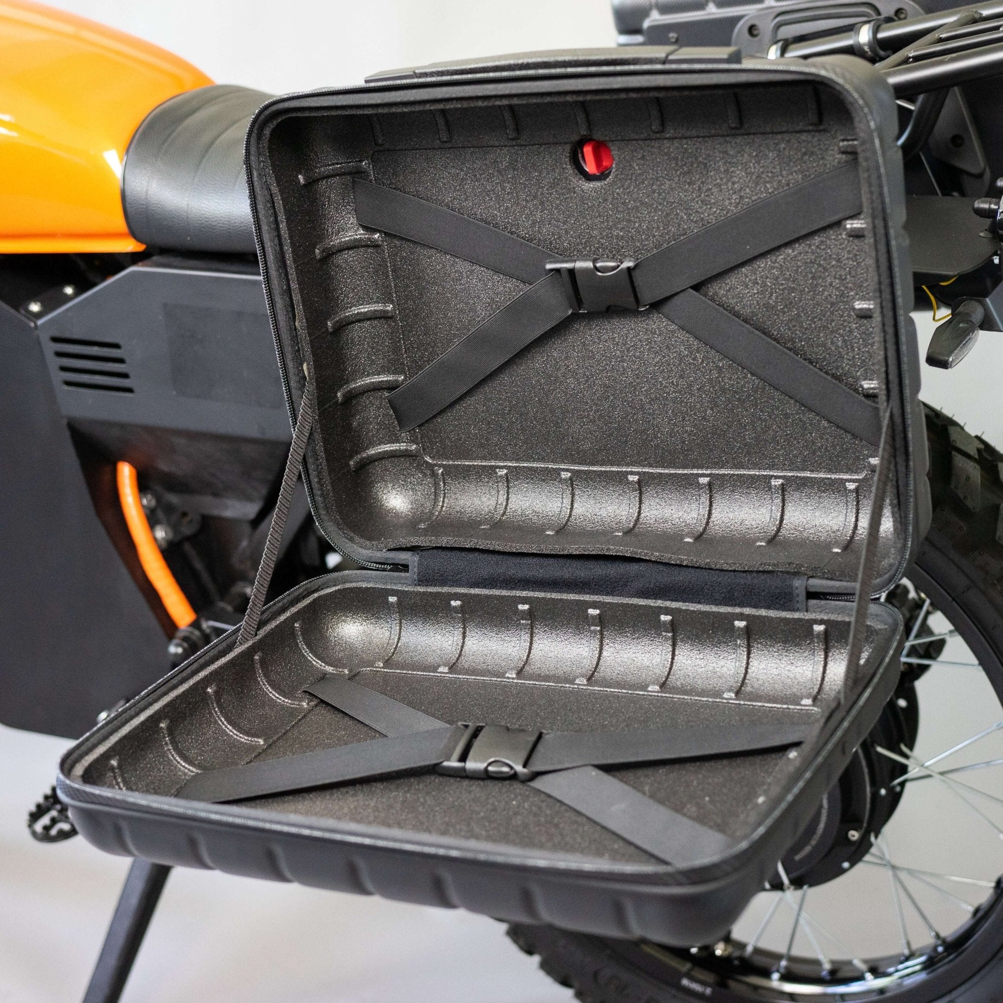 Bolsas laterales - Black Tea Motorbikes - Motos eléctricas fabricadas en Alemania